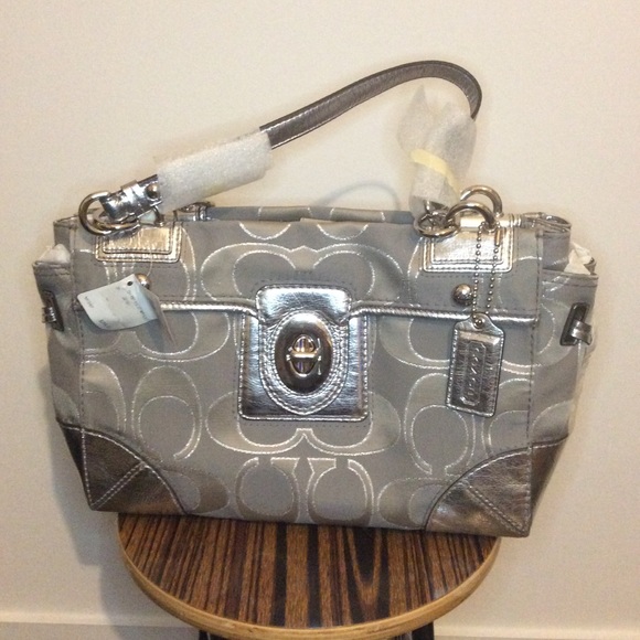 Coach Shoulder Bag - Picture 1 of 5